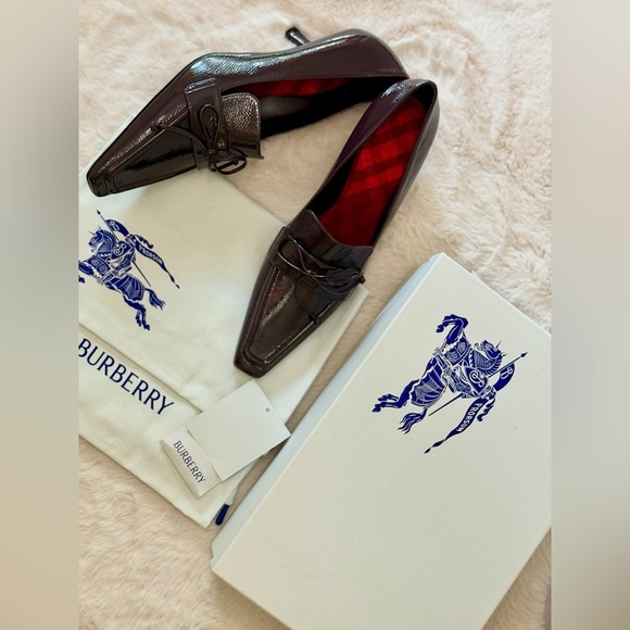 NEW BURBERRY STORM LEATHER PUMPS - Picture 1 of 9